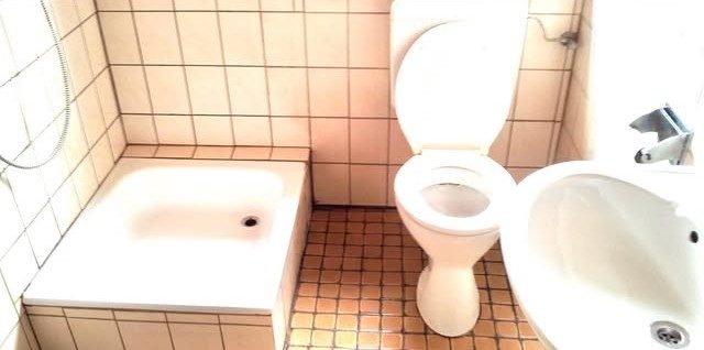 Dasselbe Bad nach der Grundreinigung