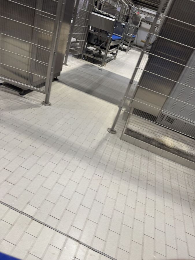 Hallenboden in einer Großbäckerei nachher